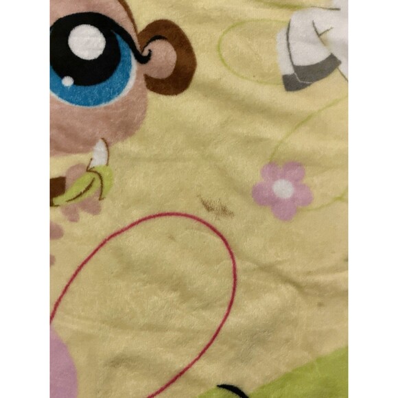 Vintage 2008 Hasbro LPS Littlest Pet Shop Fleece Plush Throw Blanket 50x60 - Picture 6 of 16